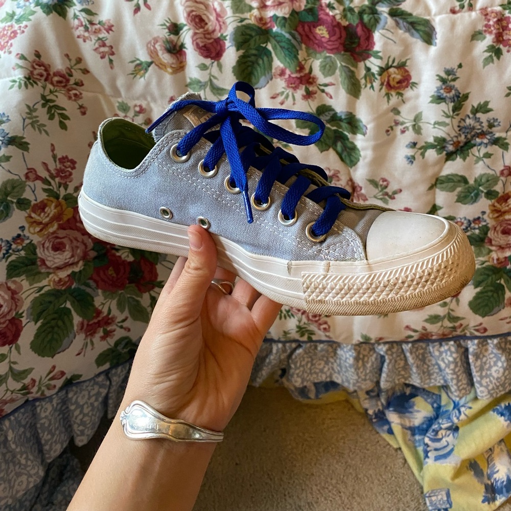 women’s 7 pastel converse!